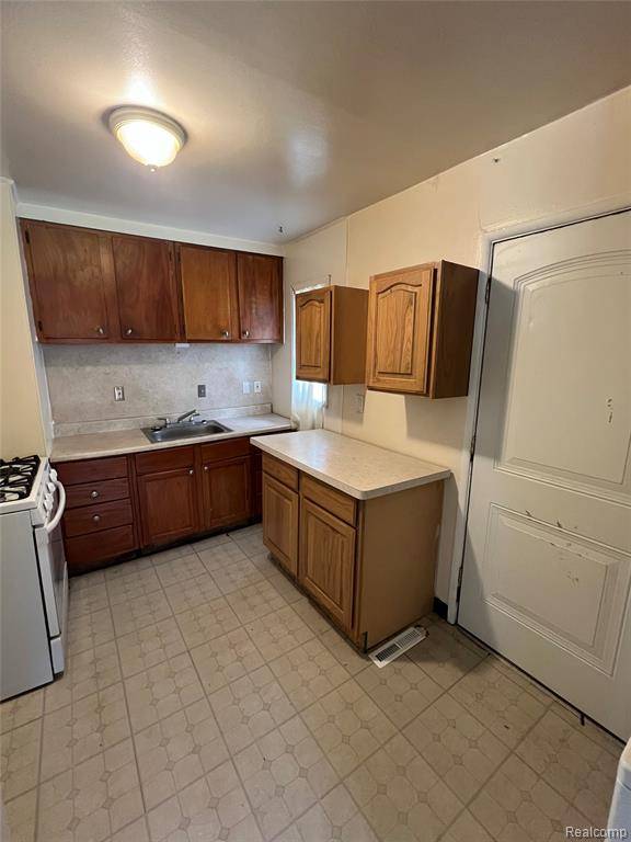Taylor, MI 48180,6832 Cornell Street