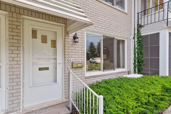 5959 Alan Drive 53, Brighton Twp, MI 48116