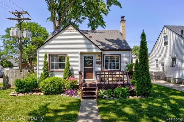2001 Kalama Avenue,  Royal Oak,  MI 48067