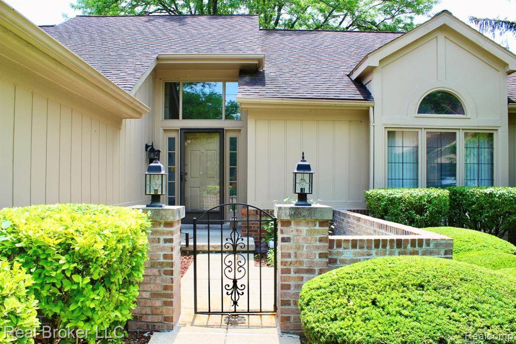Livonia, MI 48152,37616 N Laurel Park Drive