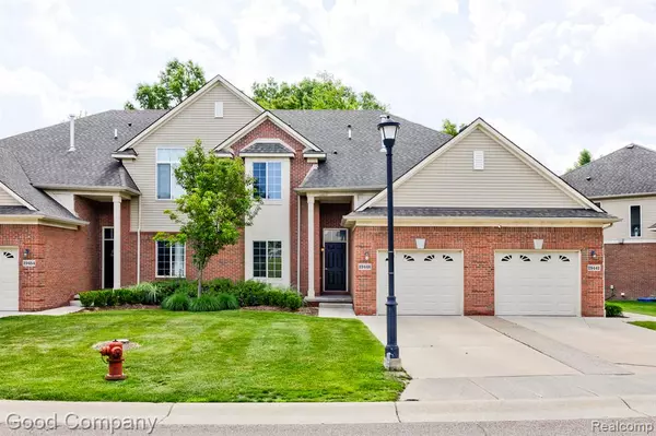 29448 Woodpark Circle, Warren, MI 48092