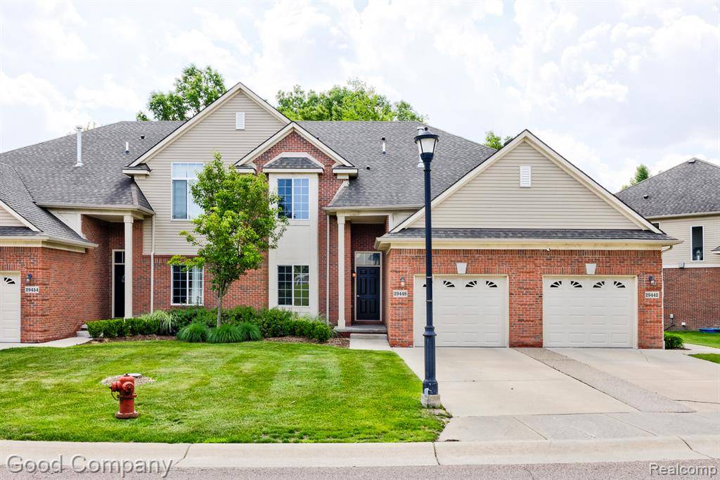 29448 Woodpark Circle, Warren, MI 48092