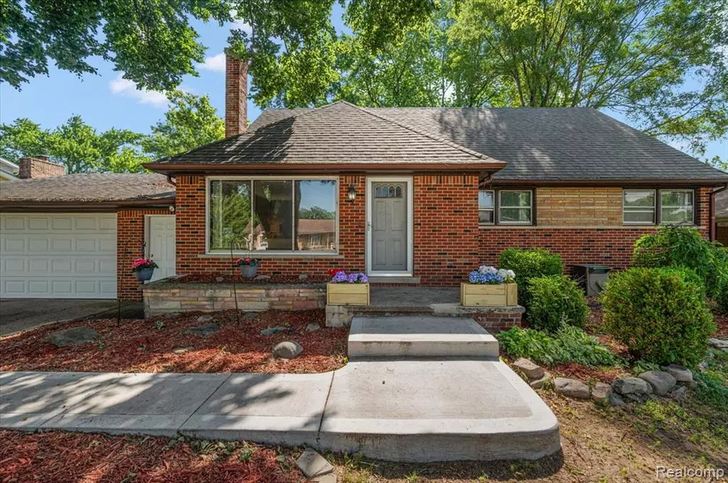 Sterling Heights, MI 48314,42350 Bobjean Street