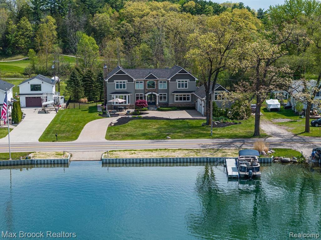 Green Oak Twp, MI 48178,9239 SILVERSIDE