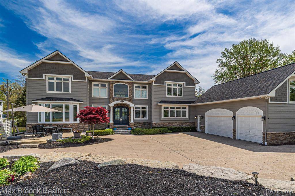 9239 SILVERSIDE, Green Oak Twp, MI 48178