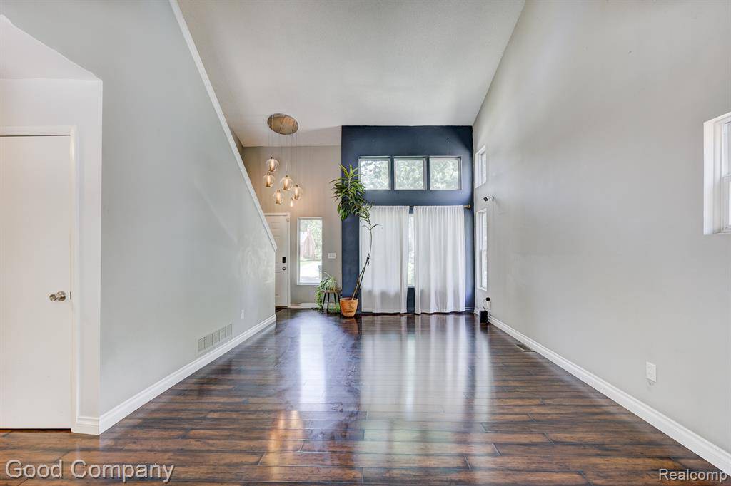 Oak Park, MI 48237,24650 Westhampton Street
