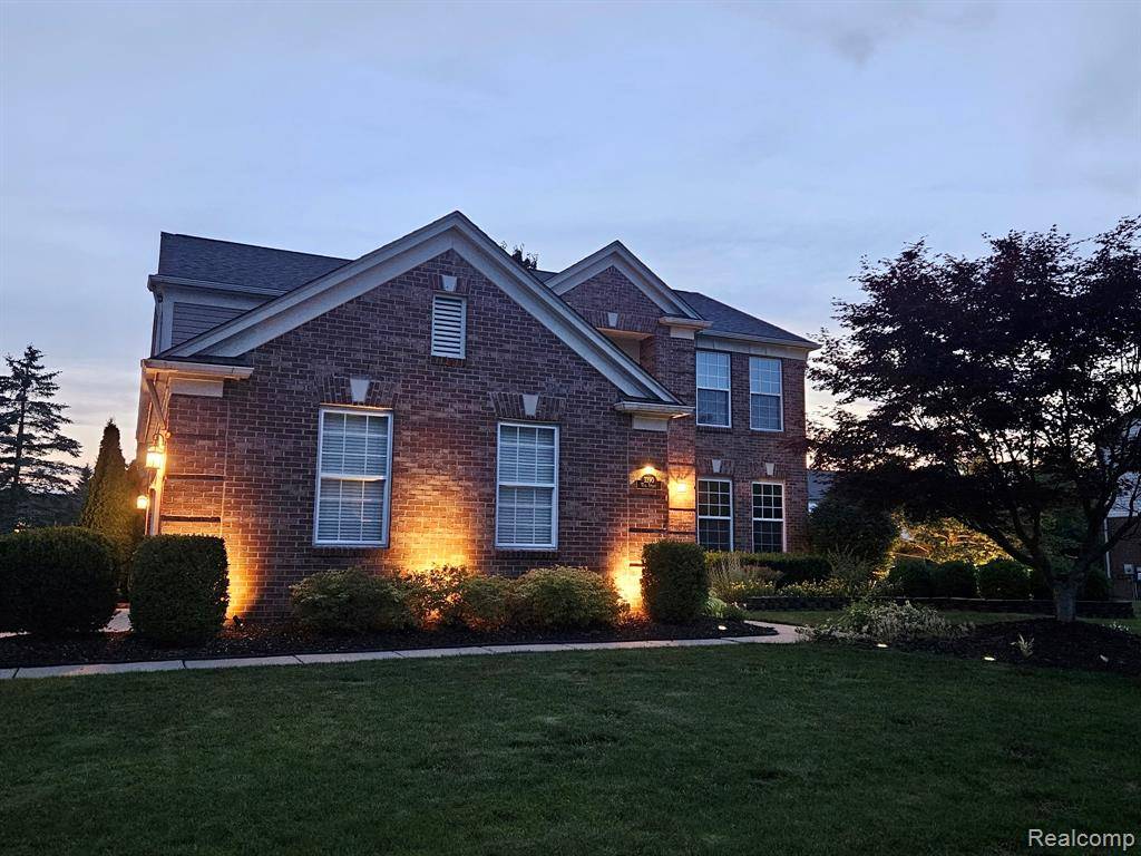 Canton Twp, MI 48188,3390 Wall Street