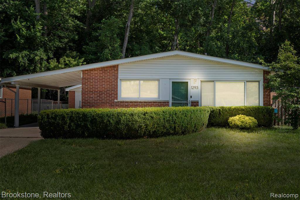 1293 Moulin Avenue, Madison Heights, MI 48071