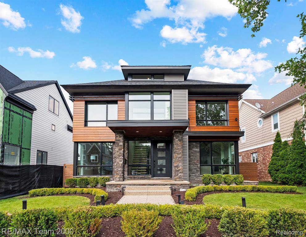 927 Ann Street, Birmingham, MI 48009