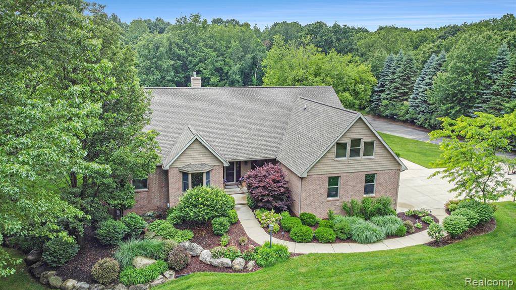 4301 Rolling Acres Drive, Hartland Twp, MI 48353