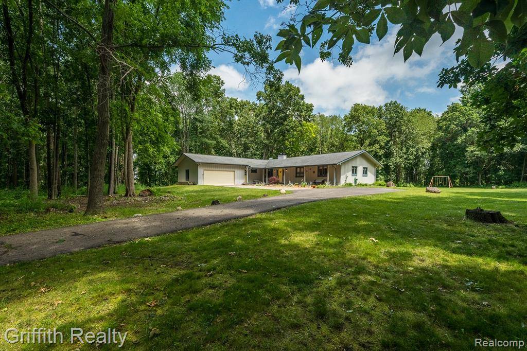 2035 Hunter Road, Brighton Twp, MI 48114