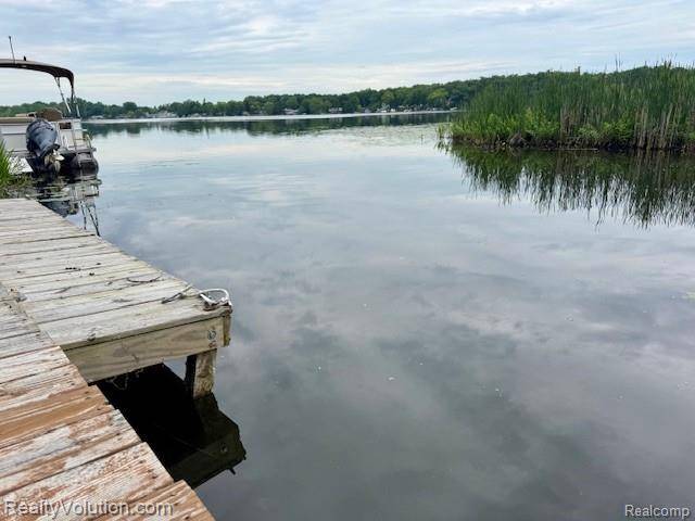 Lapeer, MI 48446,1998 Lakeview Drive