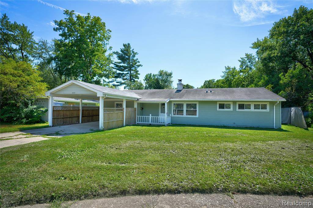 1935 Carmanbrook Parkway, Flint, MI 48507