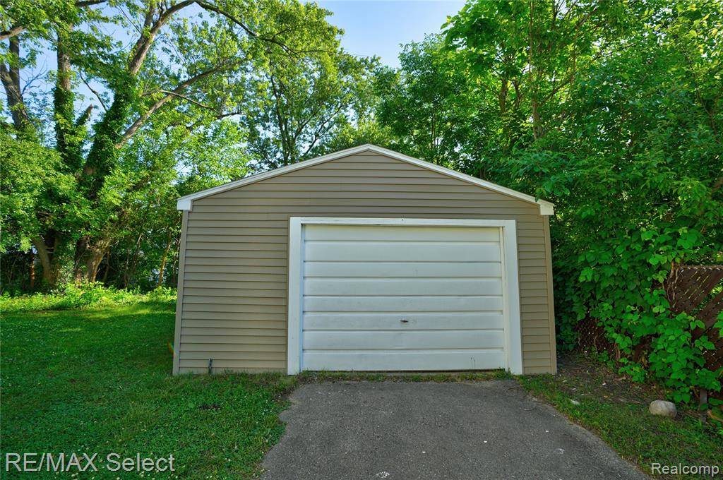 Flint, MI 48504,3062 Walton Avenue