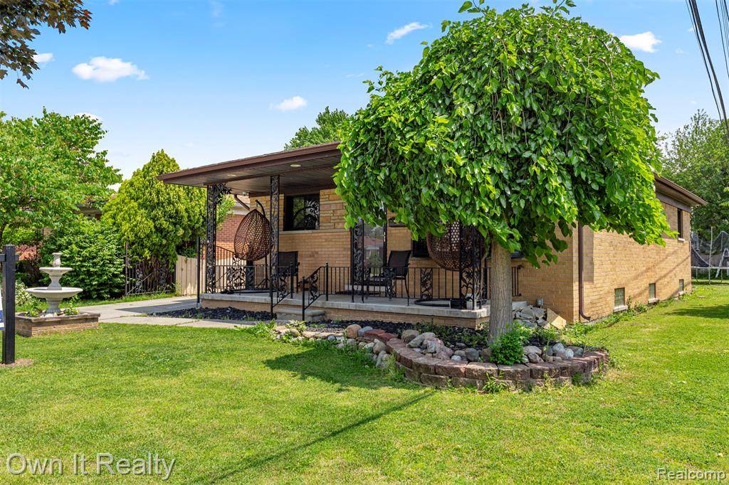 Dearborn Heights, MI 48127,6426 Highview Street