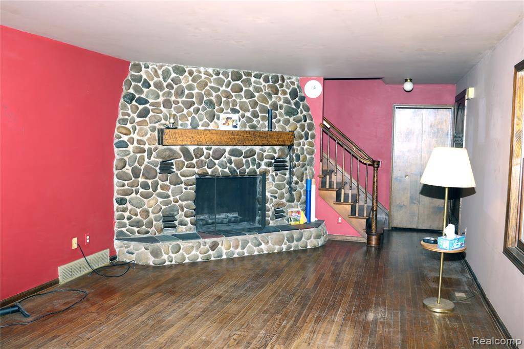 Brandon Twp, MI 48371,320 Nancy Bird Lane