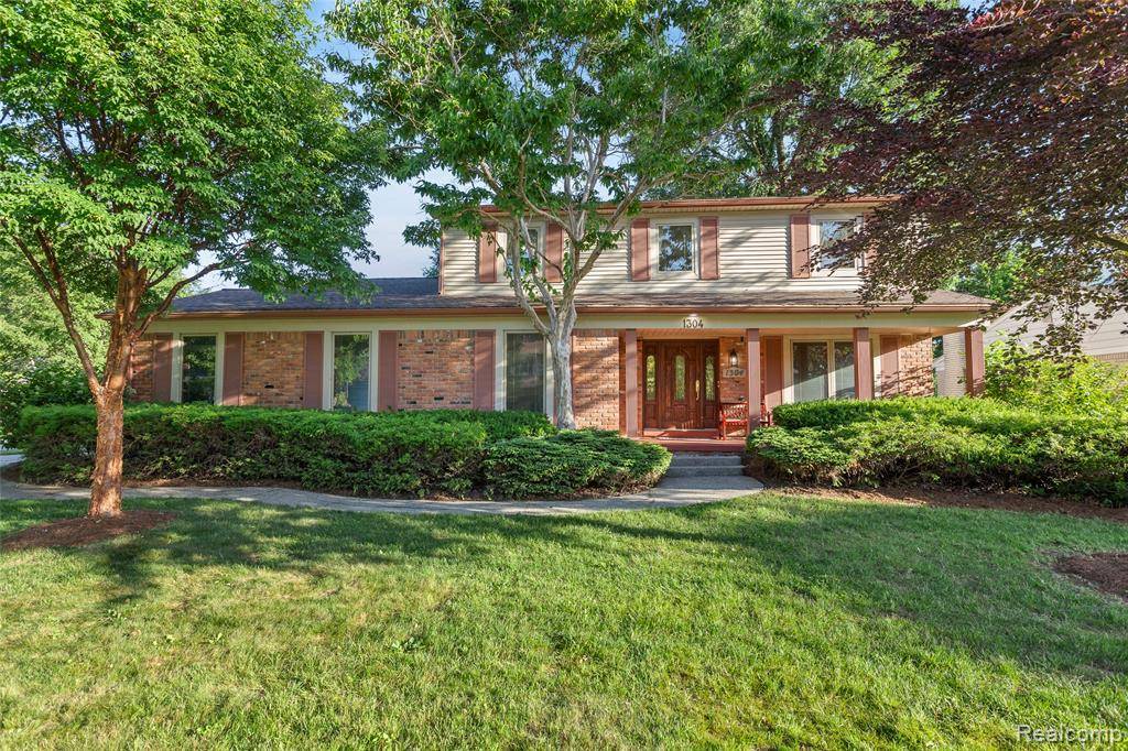 1304 Player Drive, Troy, MI 48085