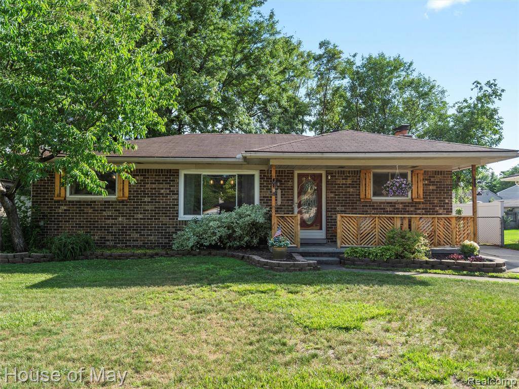 12830 De Cook Drive, Sterling Heights, MI 48313
