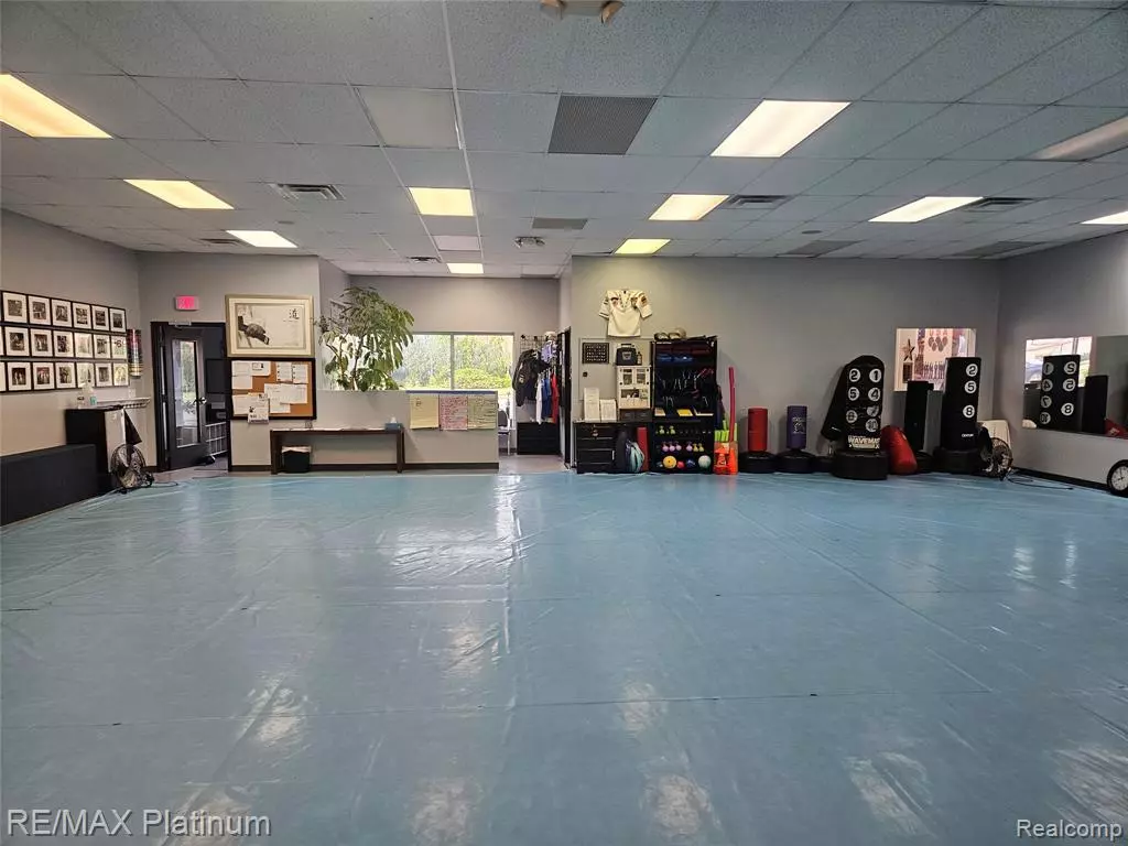 Genoa Twp, MI 48114,6936 Grand River Road