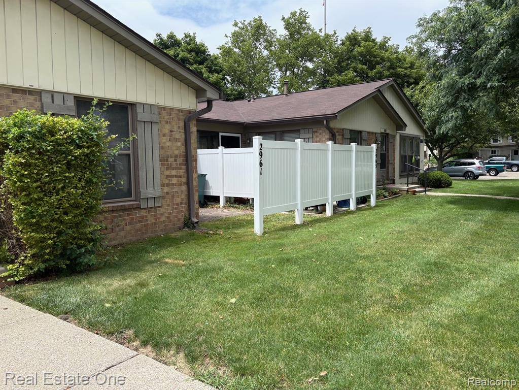 Troy, MI 48083,2961 Roundtree Drive