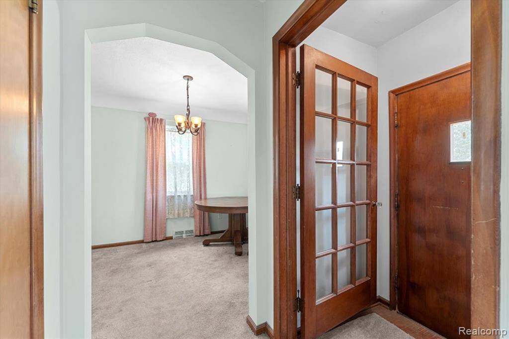 Dearborn, MI 48128,555 N Melborn Street