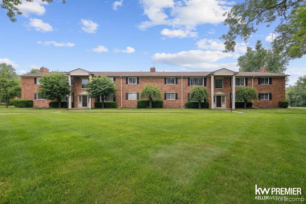 42266 Woodward Avenue D 2, Bloomfield Hills, MI 48304