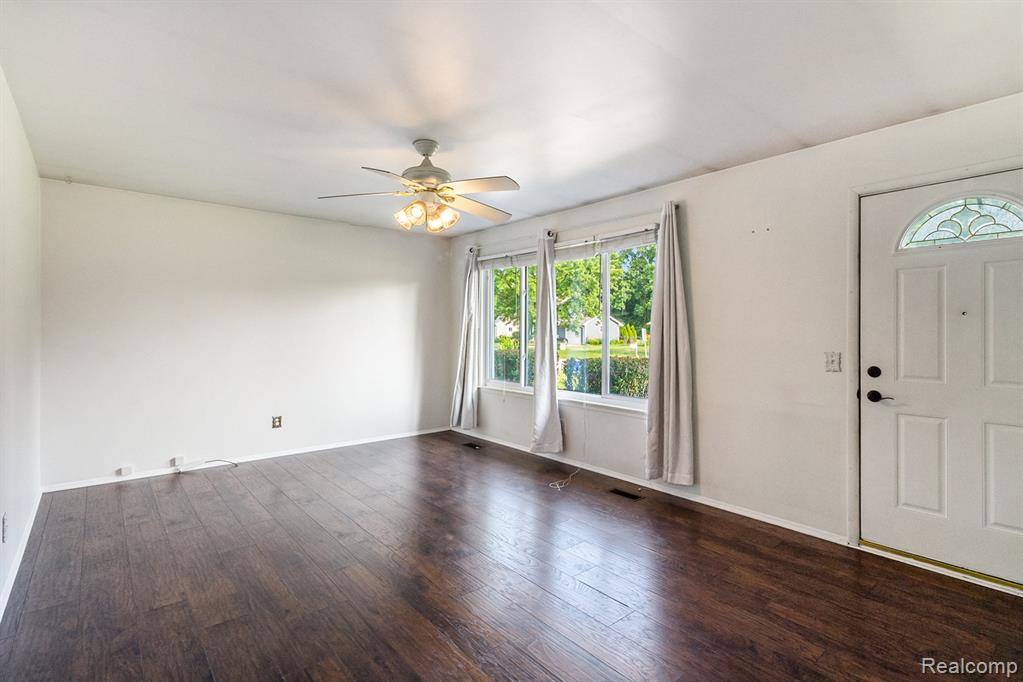Grand Blanc, MI 48439,5496 Canonsburg Road