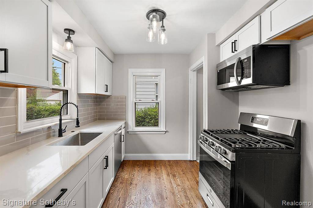 Berkley, MI 48072,2754 Sunnyknoll Avenue