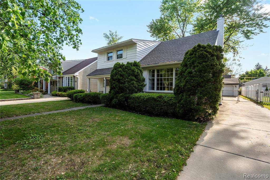 3025 CLAWSON Avenue, Royal Oak, MI 48073