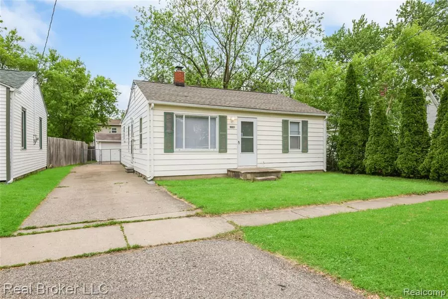 1165 Carman Street, Burton, MI 48529