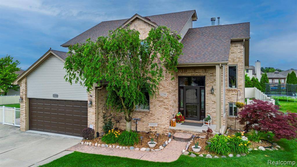 52588 Robins Nest Drive, Chesterfield Twp, MI 48047