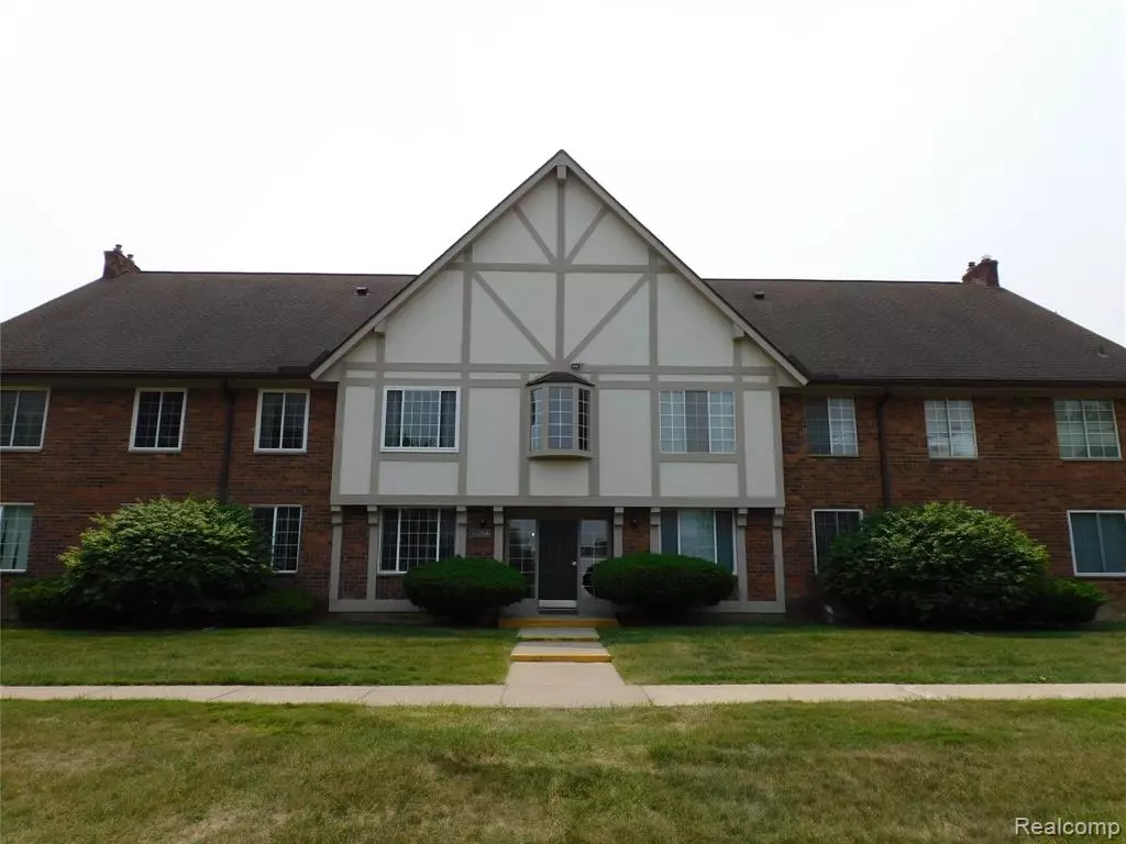 Southfield, MI 48076,30268 Southfield Road 229