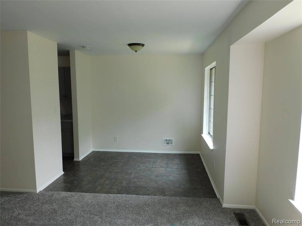 Southfield, MI 48076,30268 Southfield Road 229