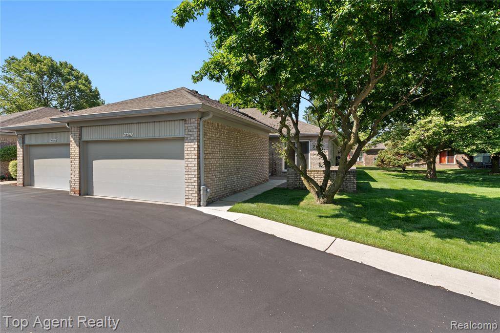48607 Sutton Bay Court, Shelby Twp, MI 48315