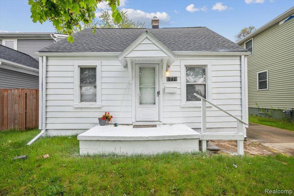 1771 E GEORGE Avenue, Hazel Park, MI 48030