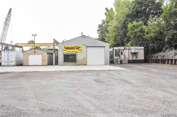 2040 Industrial Drive, Howell, MI 48843