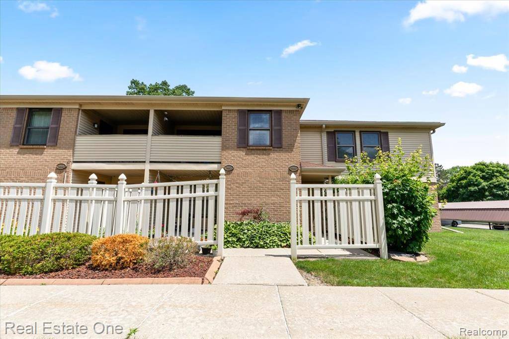 19550 Northridge Drive, Northville, MI 48167