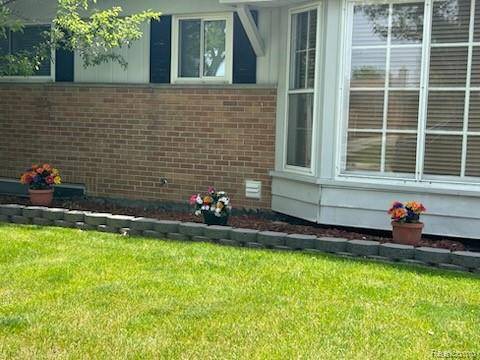 St. Clair Shores, MI 48082,21530 Tanglewood Street