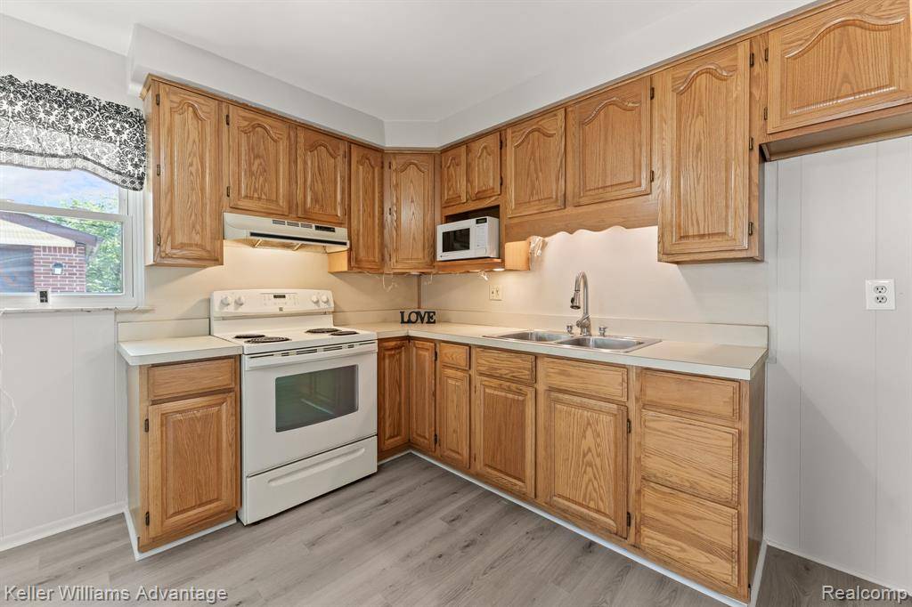 Sterling Heights, MI 48313,12620 Denoter Drive