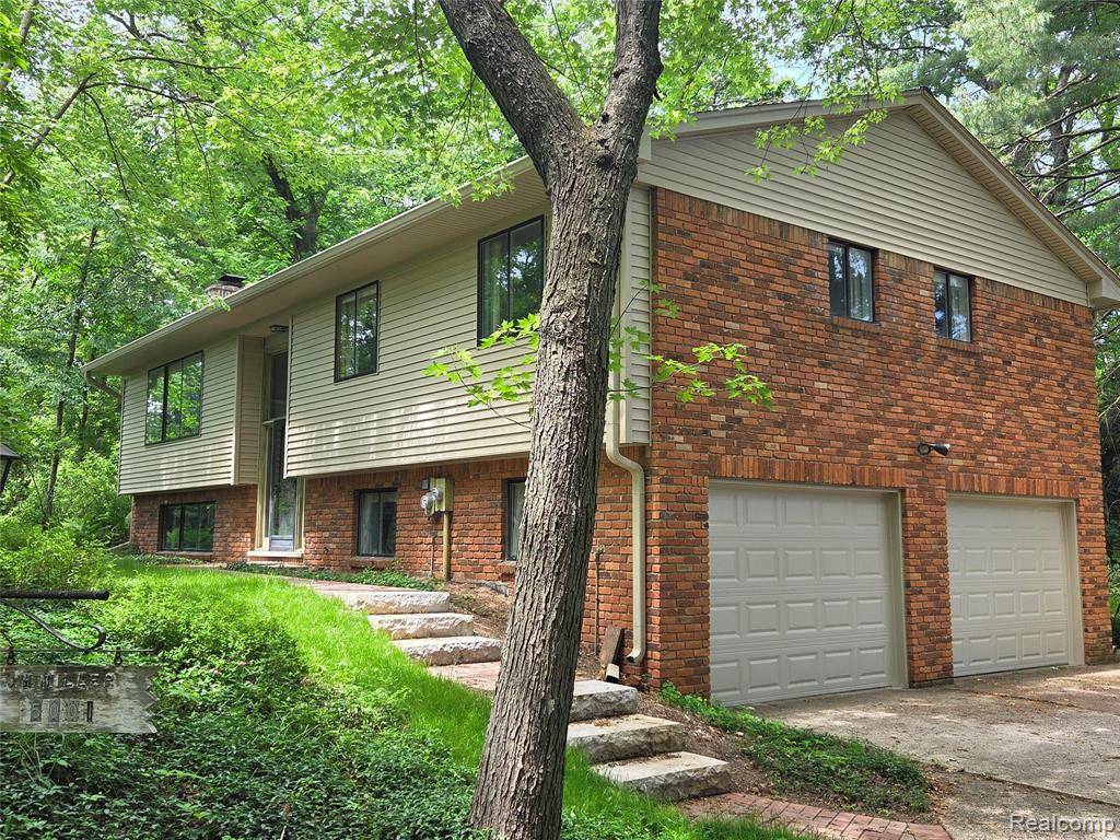 5001 Pinetum Trail, Brighton, MI 48114
