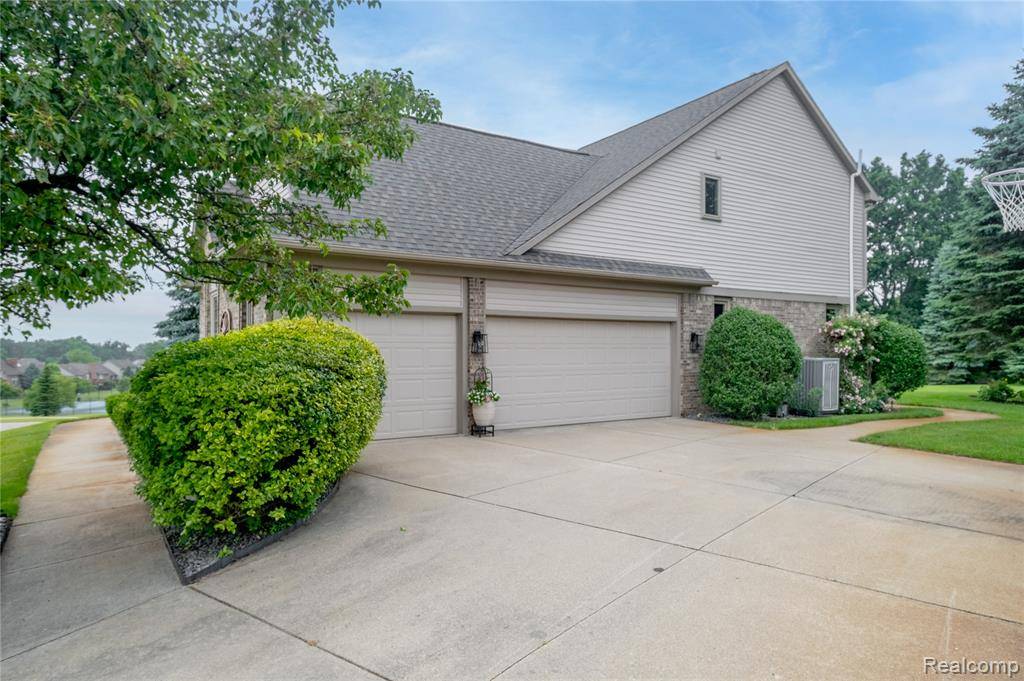 Howell, MI 48855,9154 Rotondo Drive