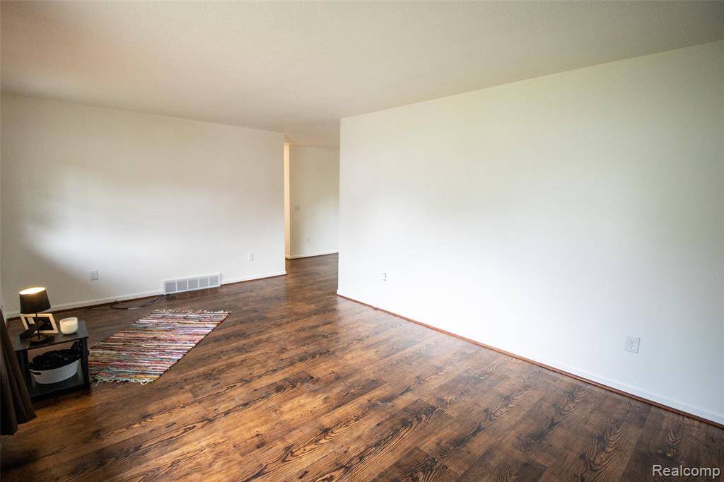Vienna Twp, MI 48420,11490 Water Street