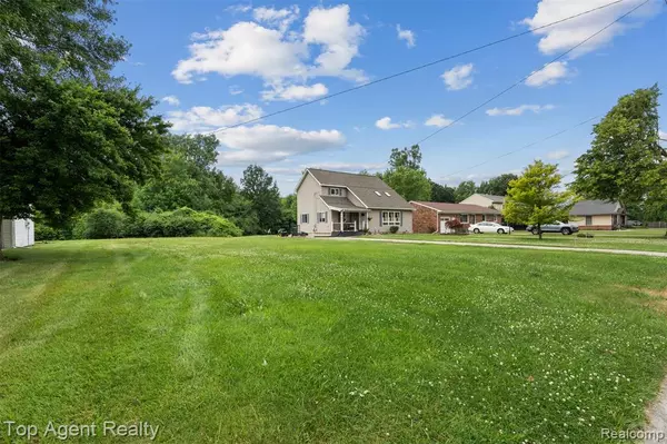 Sterling Heights, MI 48310,37337 Curwood Drive