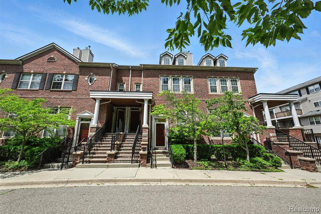 16836 Farmington Road, Livonia, MI 48154