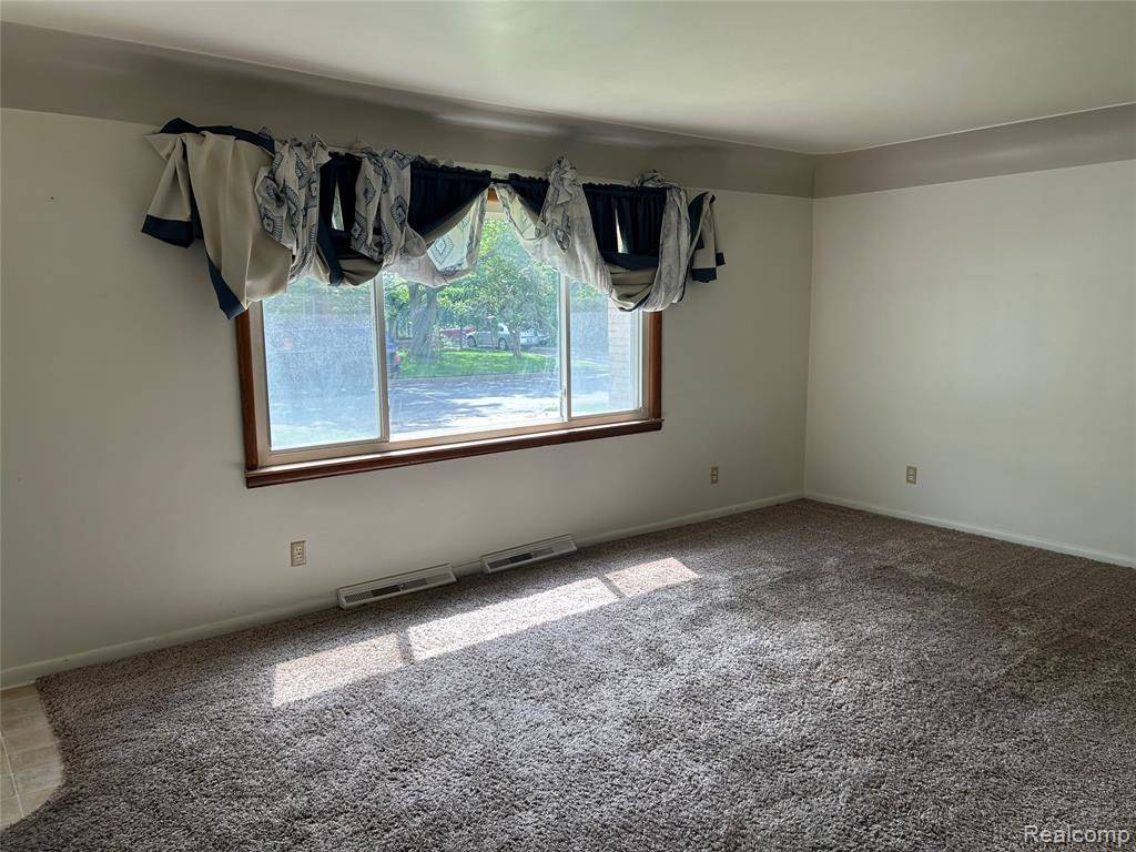 Owosso, MI 48867,411 N Gould Street