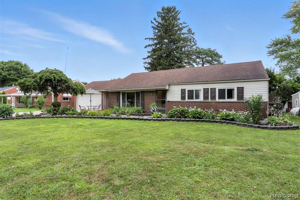 Clinton Twp, MI 48036,37772 Ingleside Street