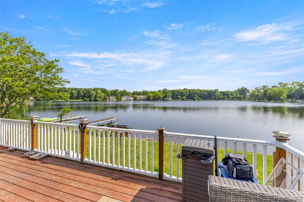White Lake Twp, MI 48383,7135 Capri Drive