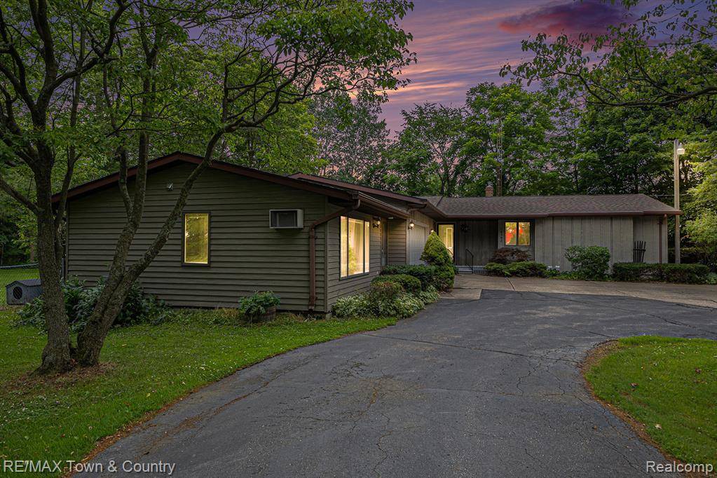 10167 W Pierson Road W, Flushing, MI 48433