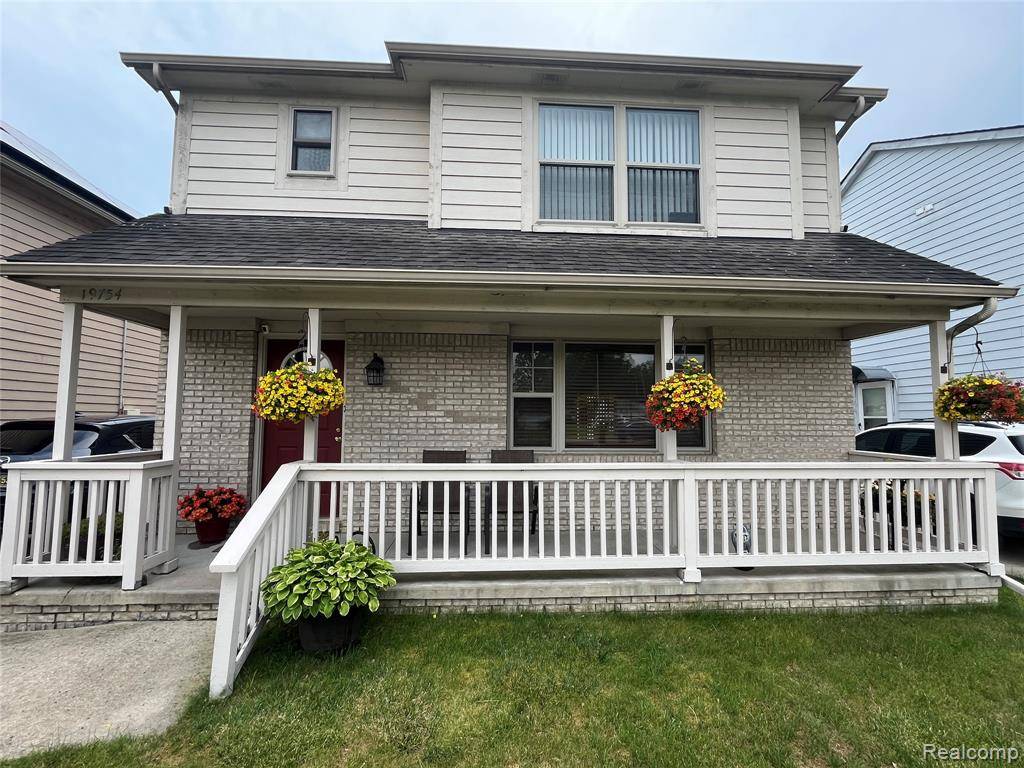 19754 E 14 Mile Road, Roseville, MI 48066