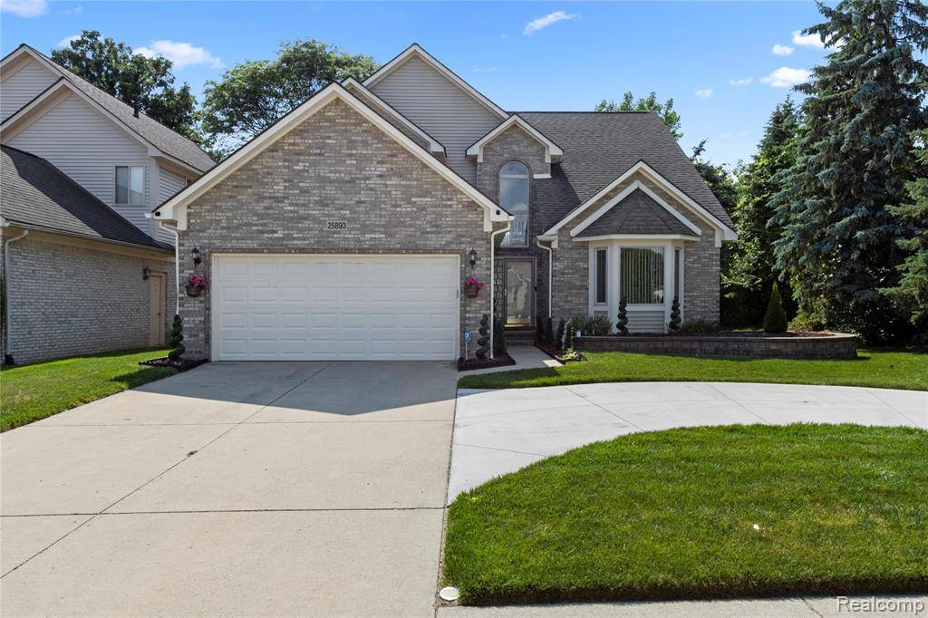 25893 Golf Pointe Drive, Southfield, MI 48075
